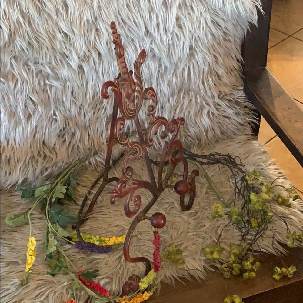 Display stand - Picture 2 of 3